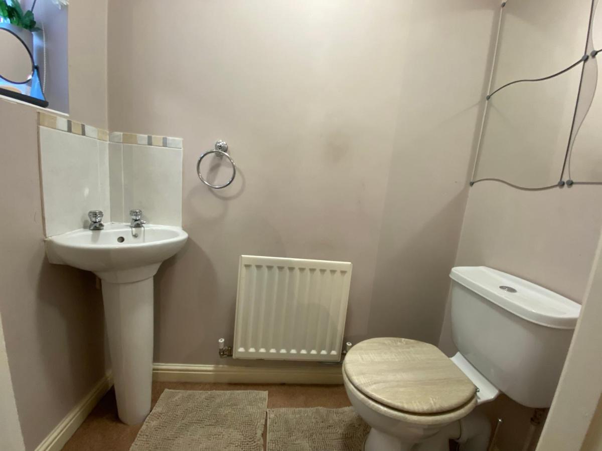 Вілла Wellingborough Cosy Hub Great Harrowden Екстер'єр фото