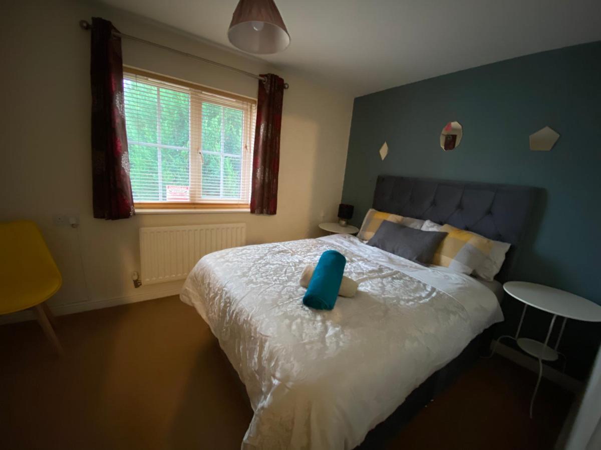 Вілла Wellingborough Cosy Hub Great Harrowden Екстер'єр фото